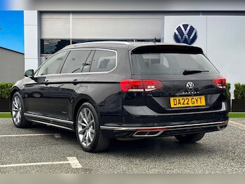 Used Volkswagen Passat 2022 for sale - 77421513: Photo