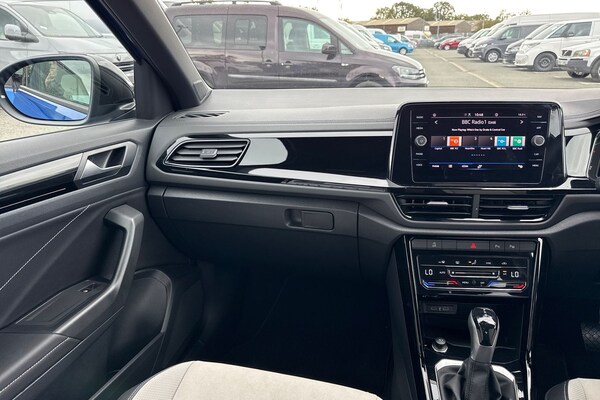 Used Volkswagen T-Roc 2023 for sale - 75995930: Photo 19
