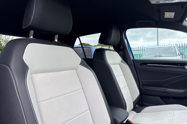 Used Volkswagen T-Roc 2023 for sale - 75995930: Photo 23