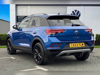 Used Volkswagen T-Roc 2023 for sale - 75995930: Photo 2