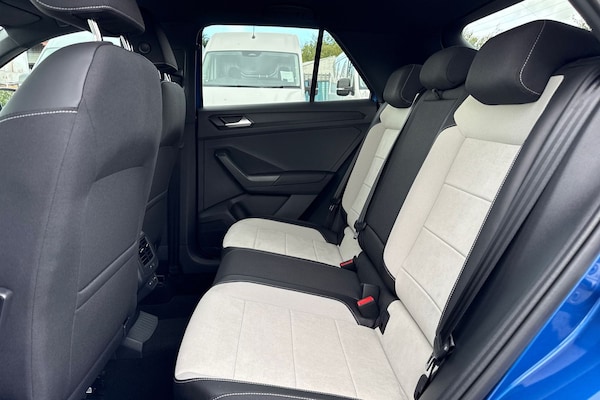 Used Volkswagen T-Roc 2023 for sale - 75995930: Photo 32