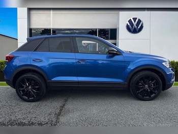 Used Volkswagen T-Roc 2023 for sale - 75995930: Photo 3