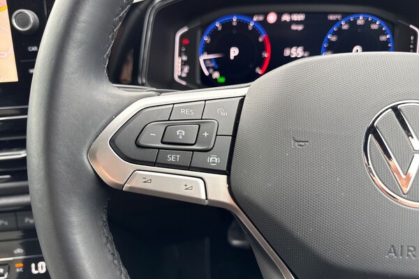 Used Volkswagen T-Roc 2023 for sale - 75995930: Photo 43