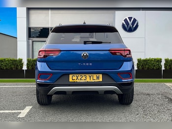 Used Volkswagen T-Roc 2023 for sale - 75995930: Photo 4