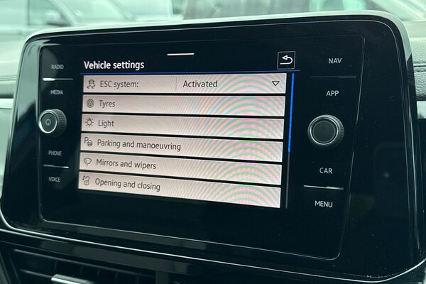 Used Volkswagen T-Roc 2023 for sale - 75995930: Photo 51