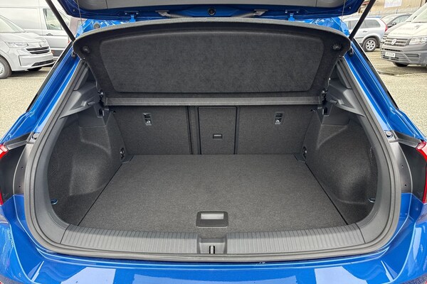 Used Volkswagen T-Roc 2023 for sale - 75995930: Photo 6