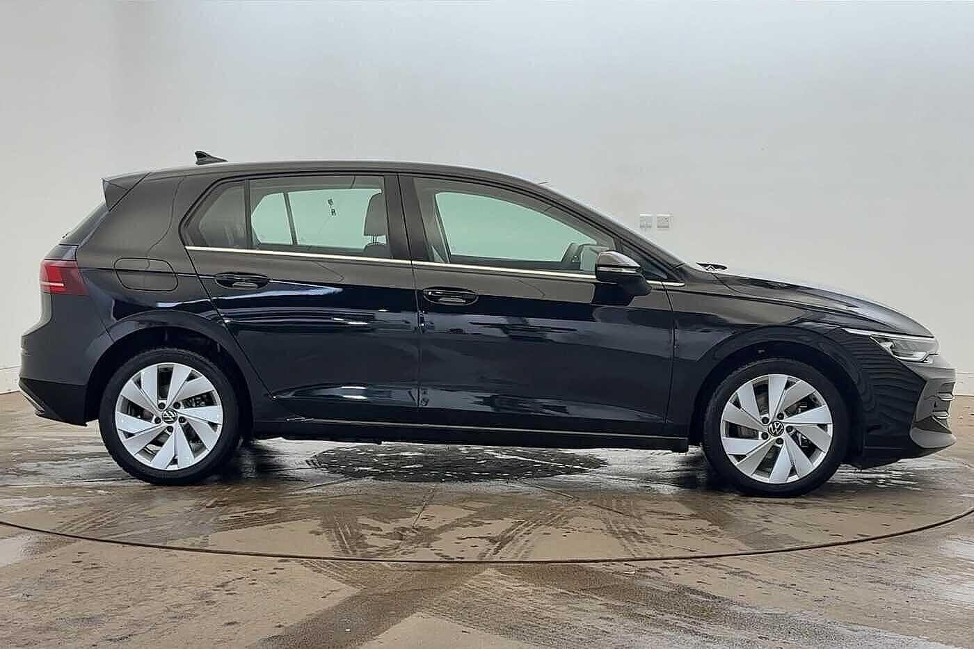 Used Volkswagen Golf 2025 for sale - 76374772: Photo 4