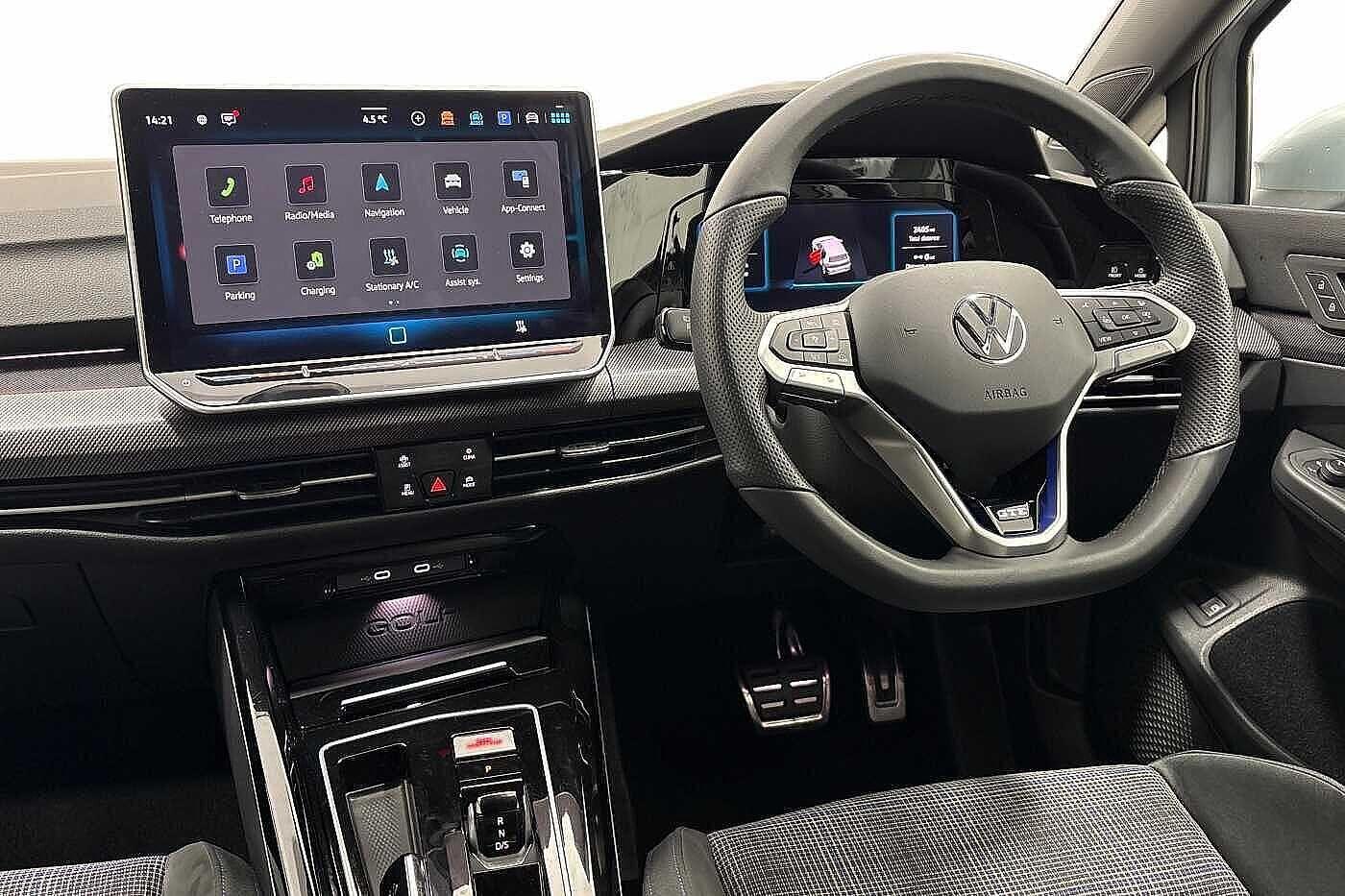 Used Volkswagen Golf 2025 for sale - 77477188: Photo 2