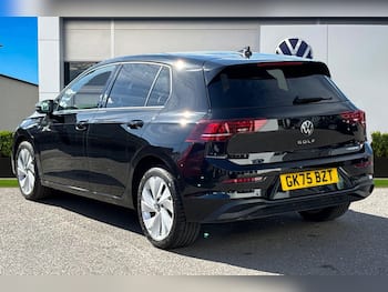 Used Volkswagen Golf 2025 for sale - 79692125: Photo