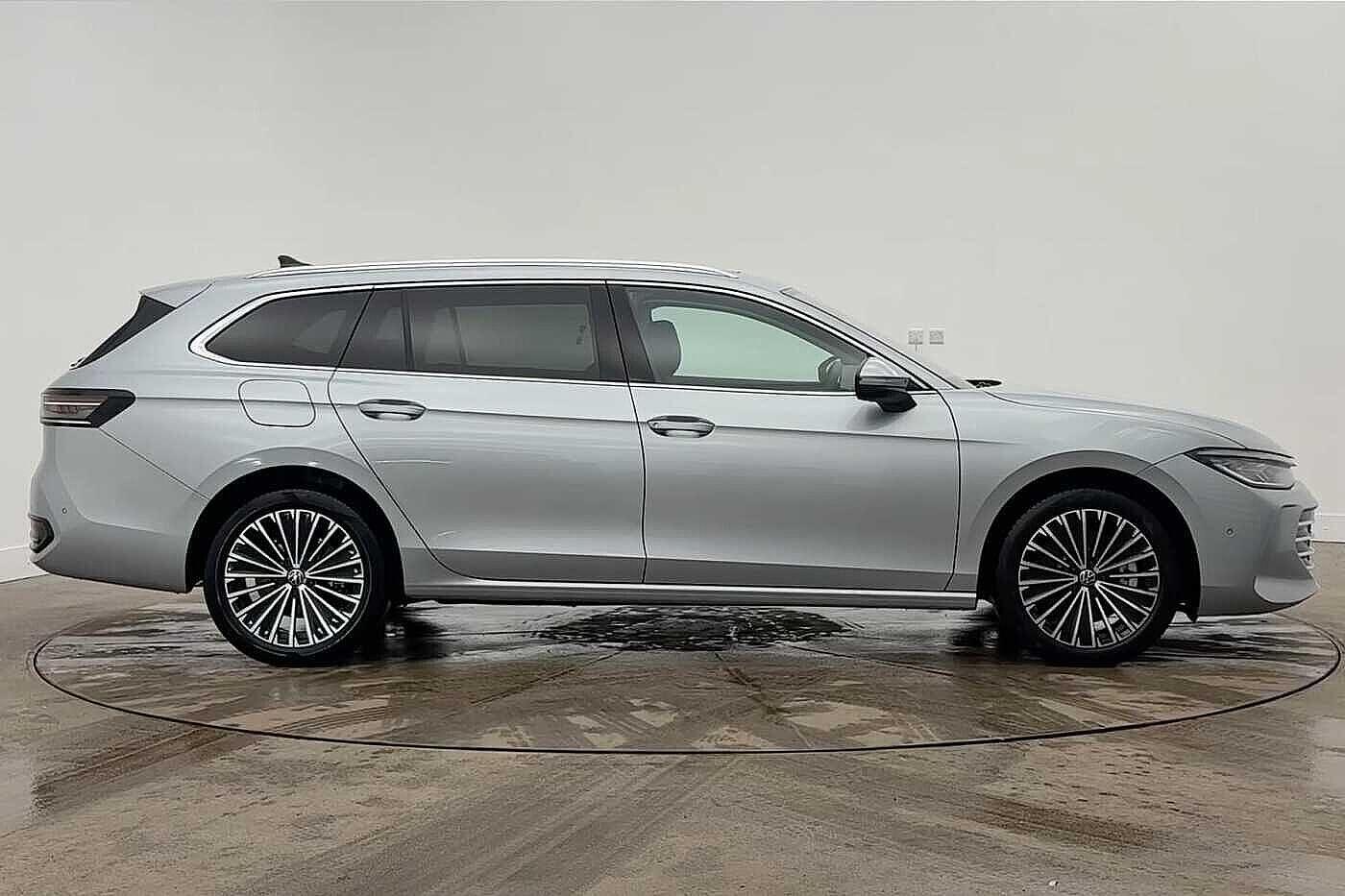 Used Volkswagen Passat 2025 for sale - 77463195: Photo 4