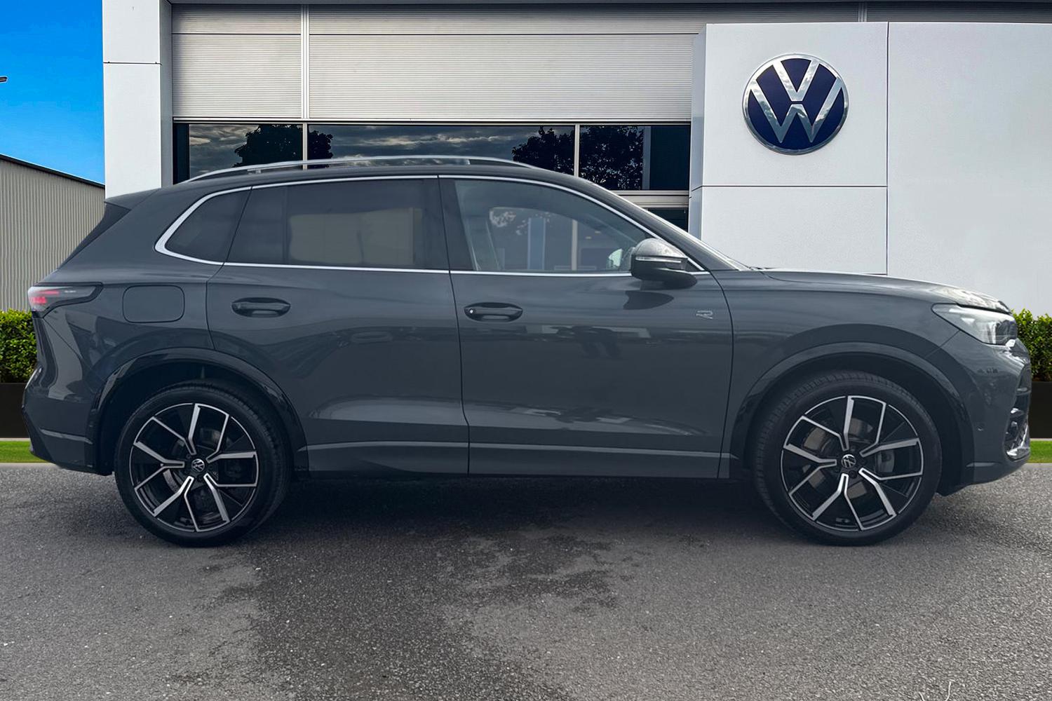 Used Volkswagen Tiguan 2024 for sale - 76115231: Photo 3