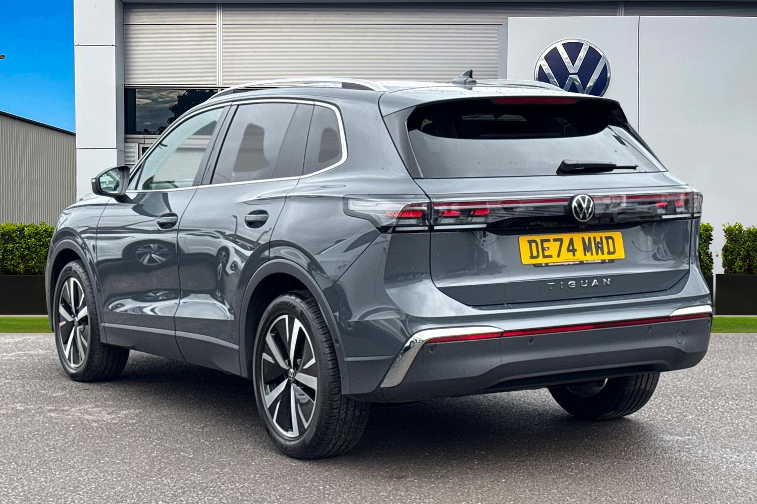 Used Volkswagen Tiguan 2024 for sale - 76985300: Photo 2