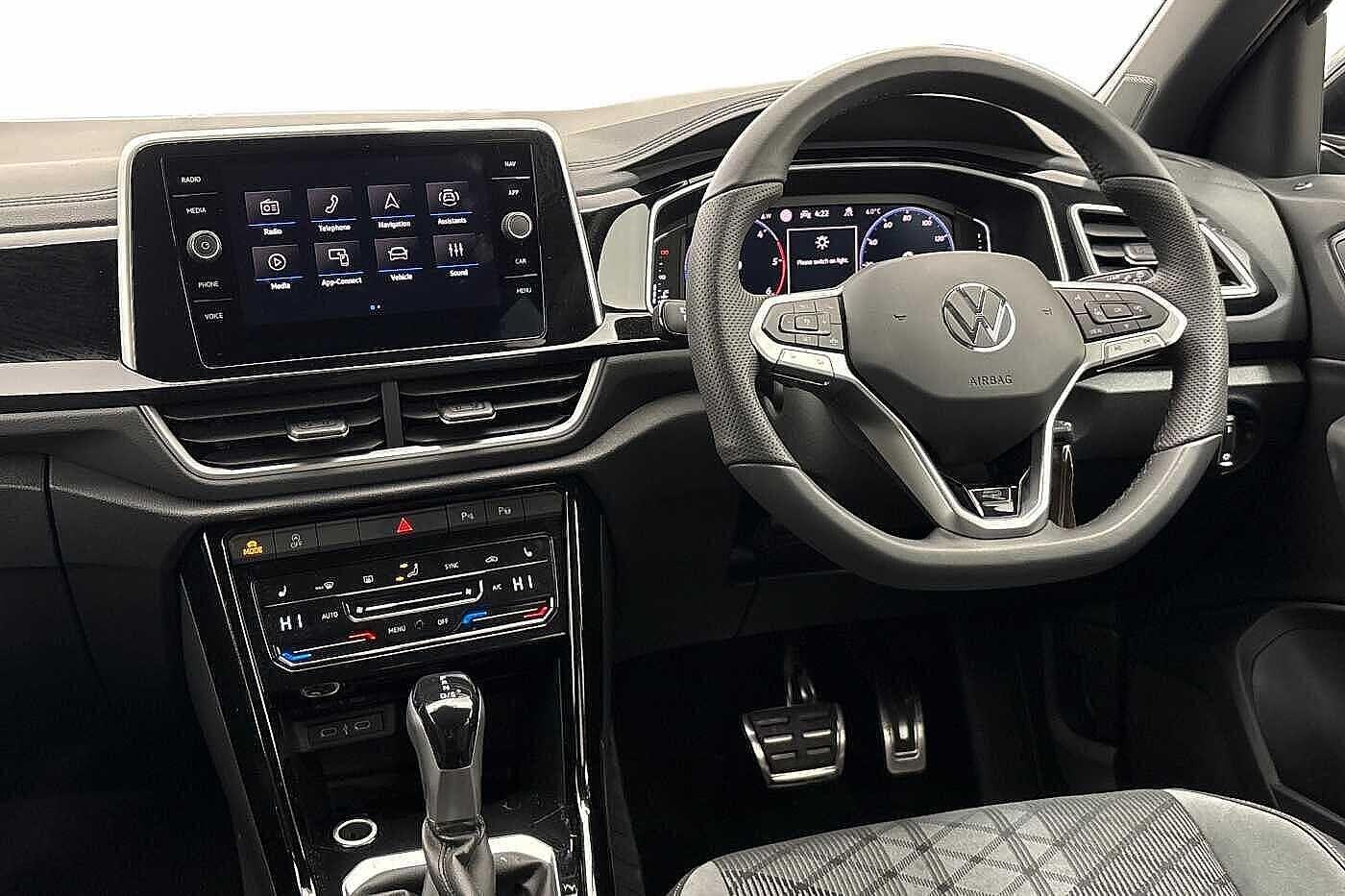 Used Volkswagen T-Roc 2025 for sale - 78001836: Photo 2