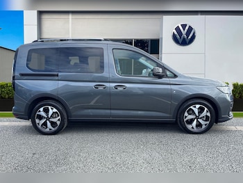 Used Ford Tourneo Connect 2025 for sale - 78939591: Photo