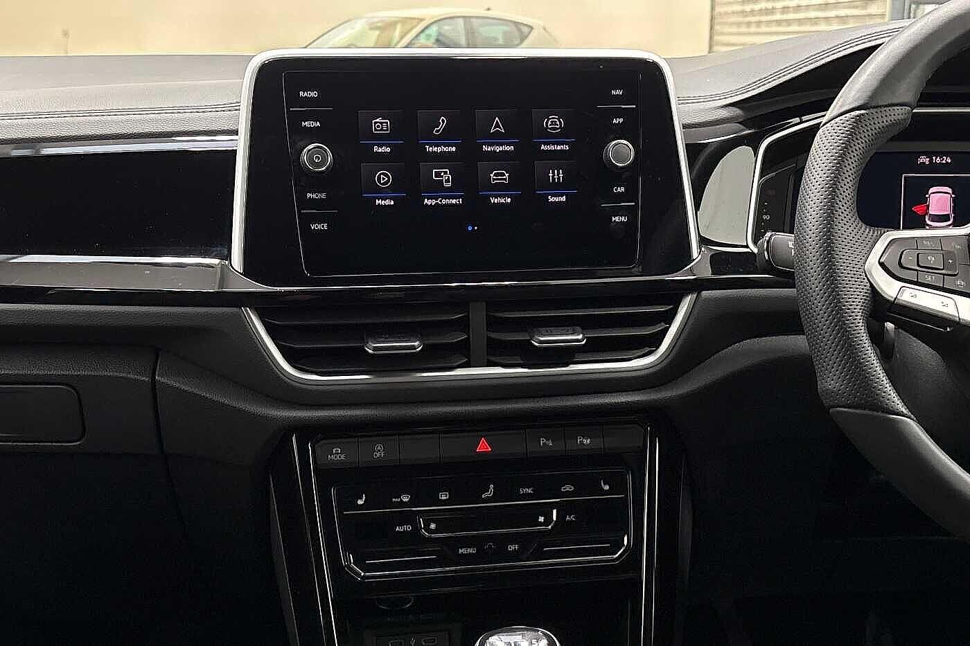 Used Volkswagen T-Roc 2025 for sale - 76836340: Photo 12