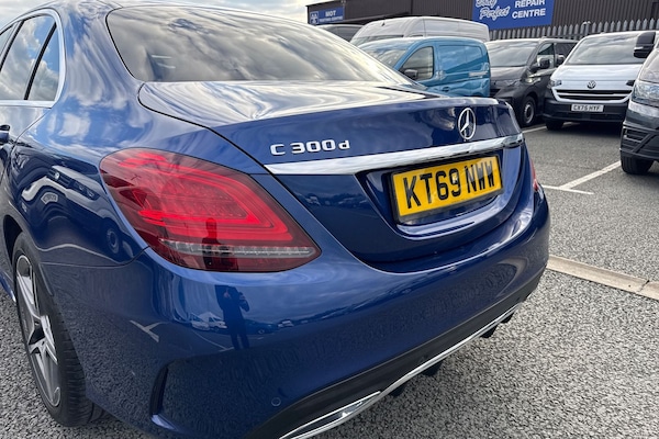 Used Mercedes-Benz C Class 2019 for sale - 76304795: Photo 8