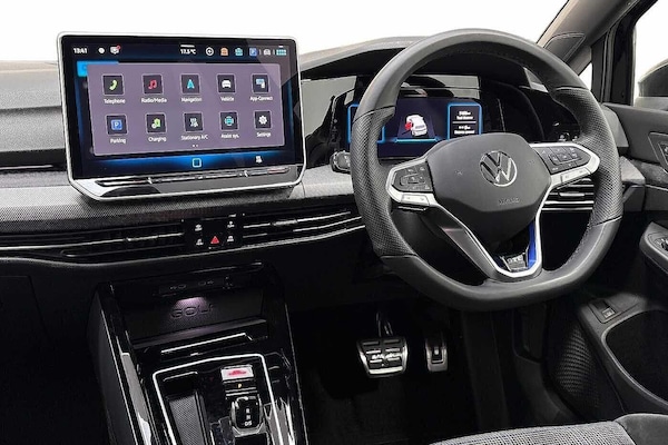 Used Volkswagen Golf 2025 for sale - 76194062: Photo 2
