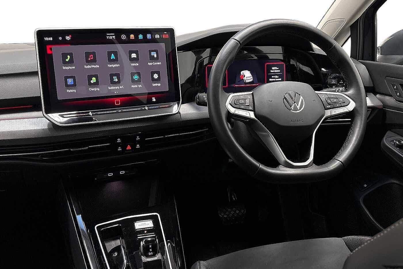 Used Volkswagen Golf 2025 for sale - 76820104: Photo 2