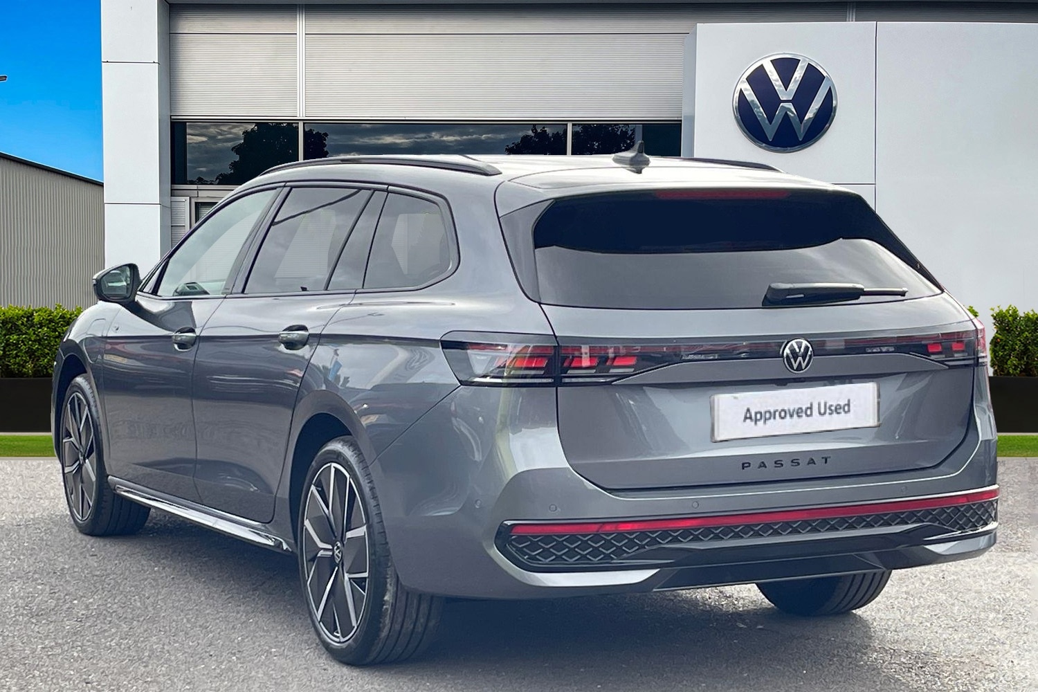 Used Volkswagen Passat 2025 for sale - 76774572: Photo 2