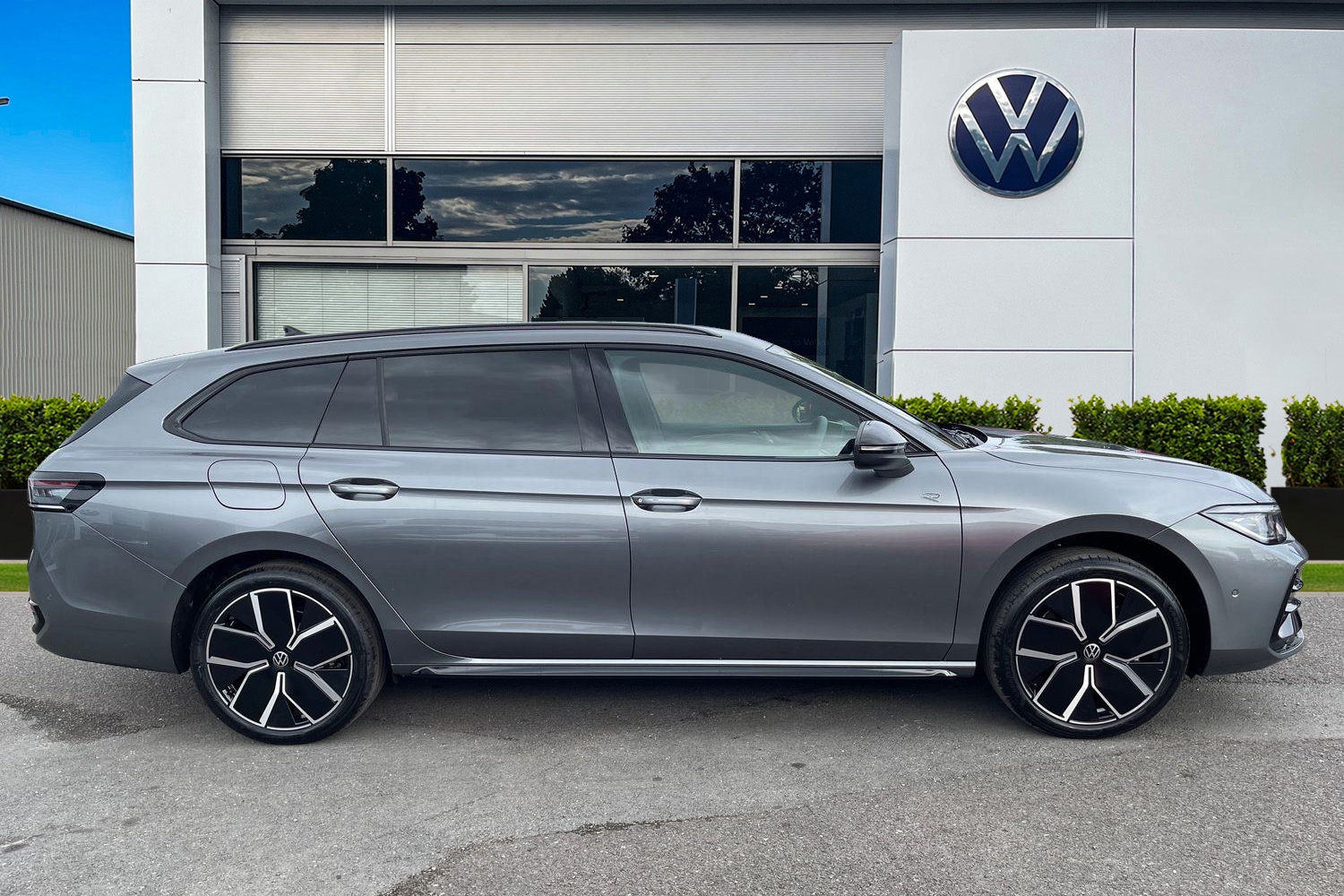 Used Volkswagen Passat 2025 for sale - 76774572: Photo 3