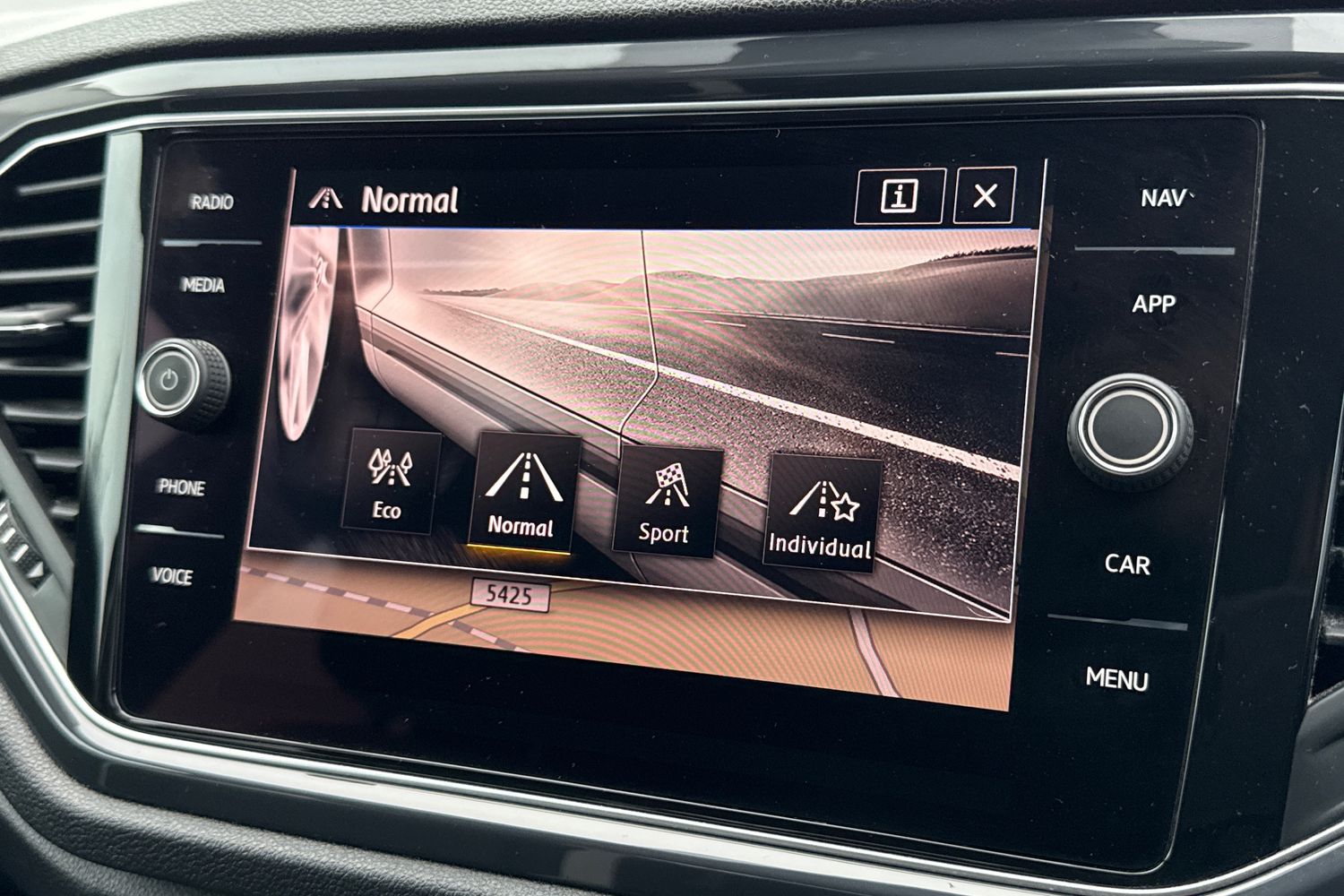 Used Volkswagen T-Roc 2019 for sale - 77064663: Photo 55