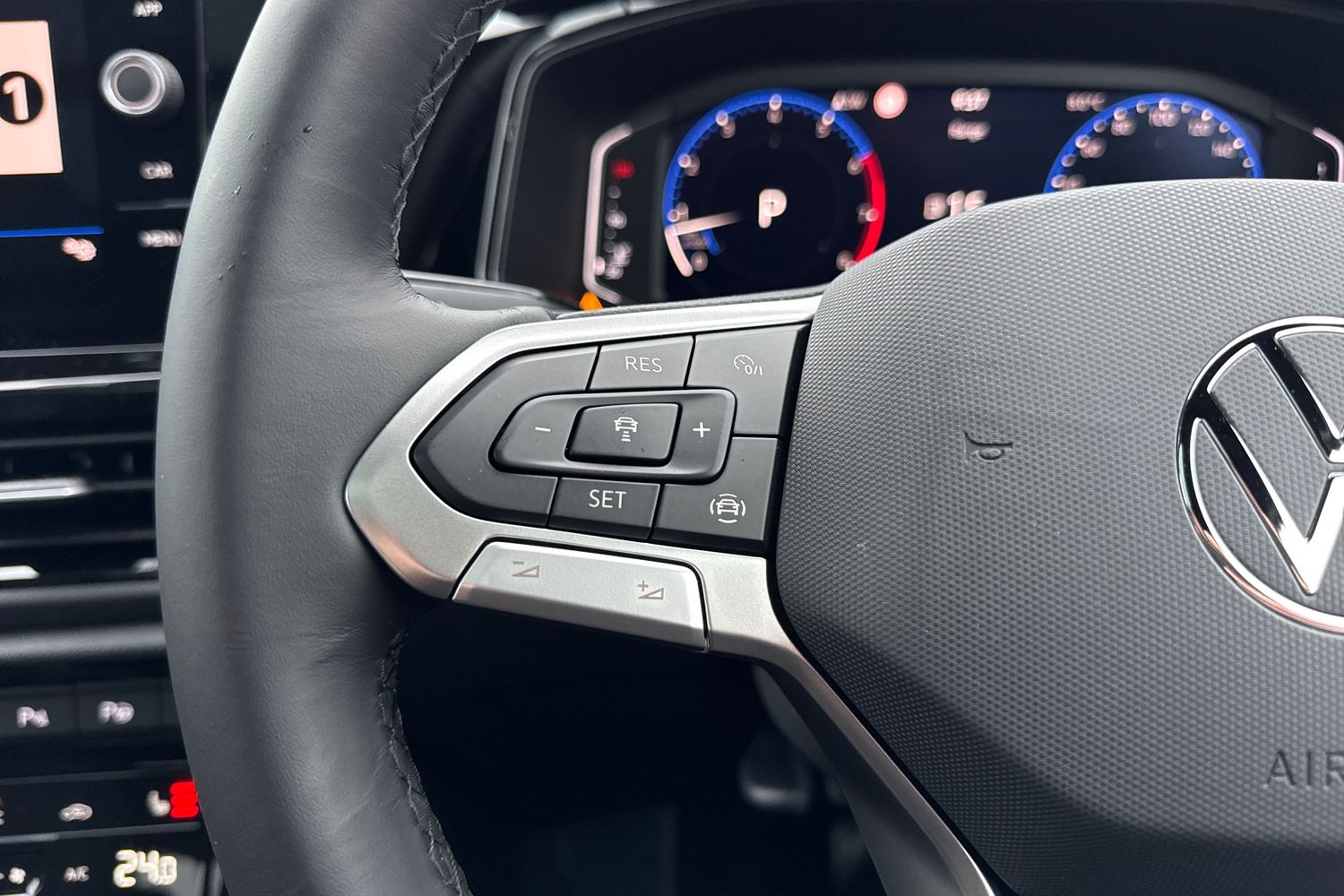 Used Volkswagen T-Roc 2025 for sale - 76985375: Photo 44