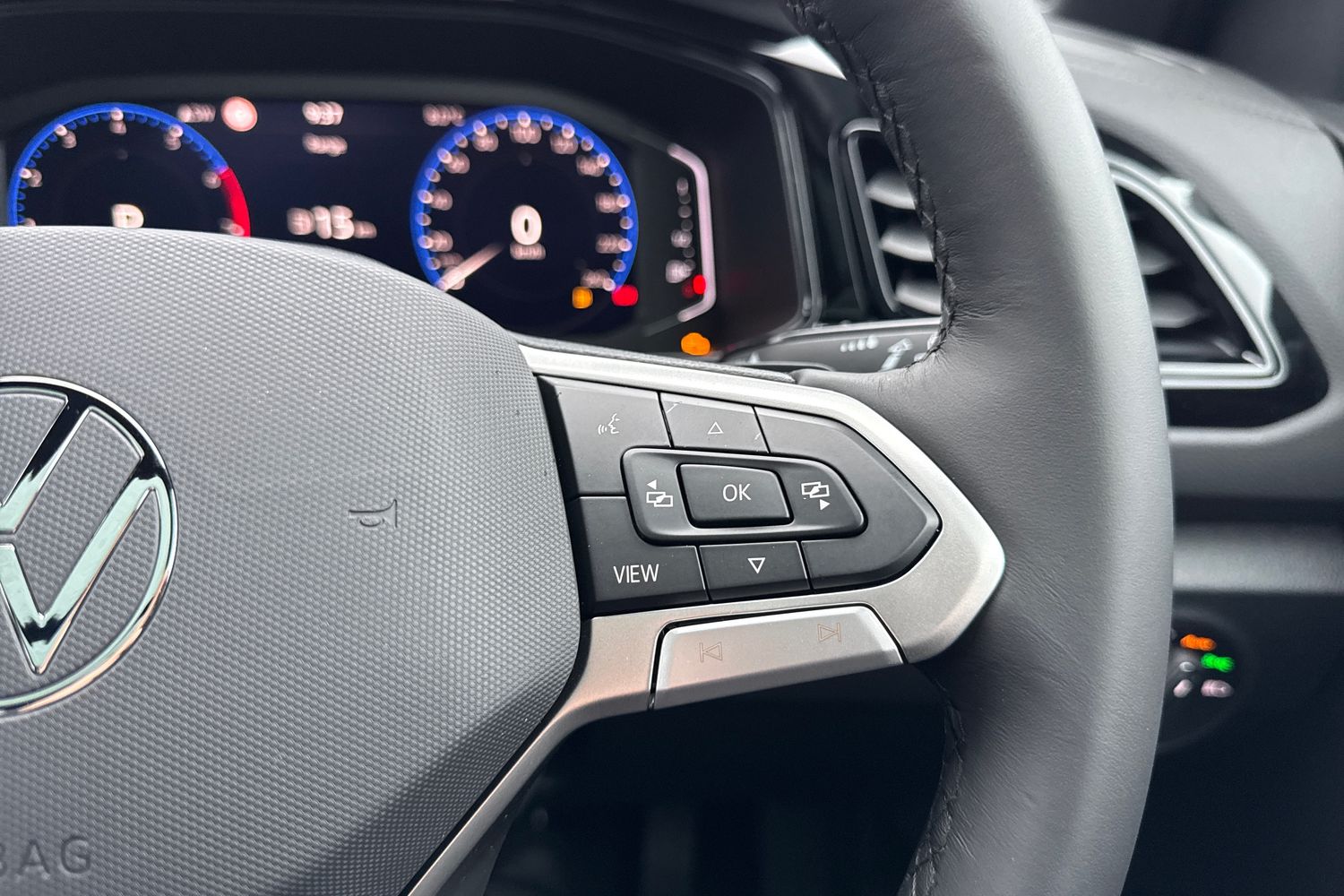 Used Volkswagen T-Roc 2025 for sale - 76985375: Photo 45