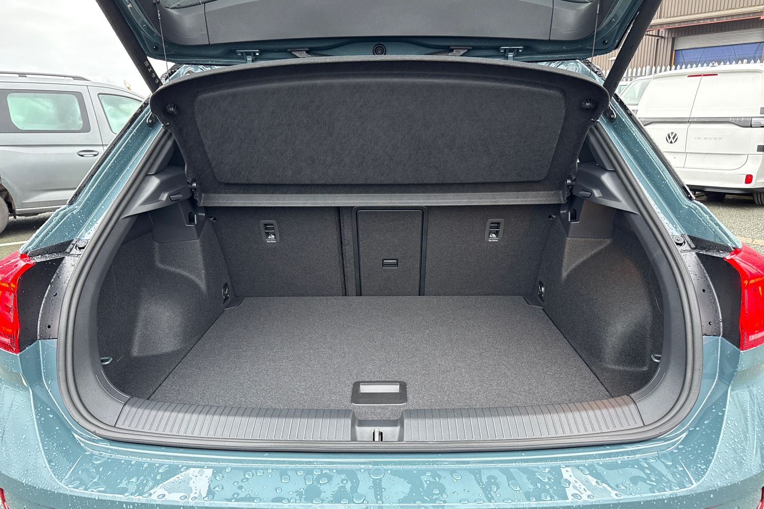 Used Volkswagen T-Roc 2025 for sale - 76985375: Photo 6