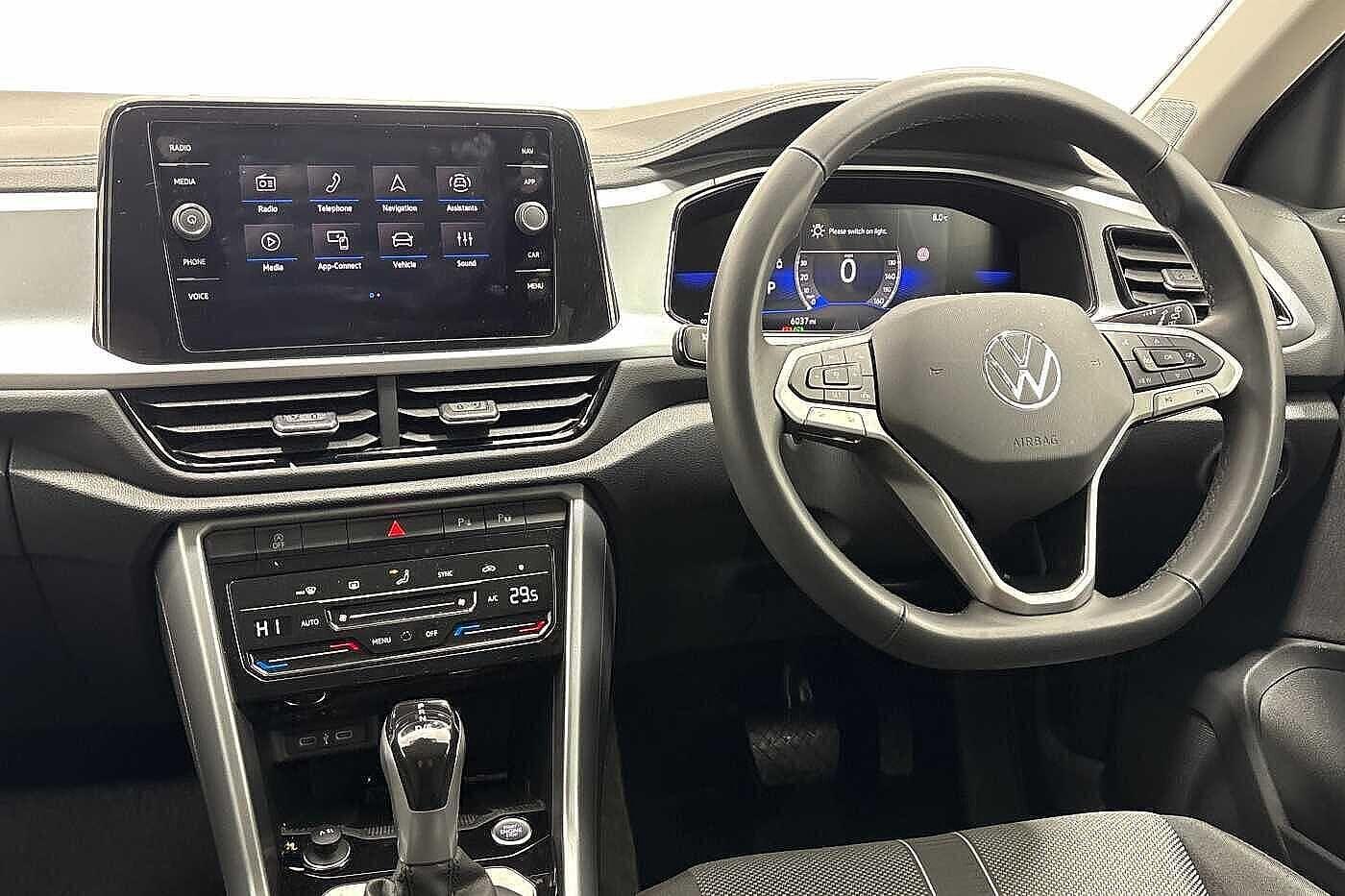 Used Volkswagen T-Roc 2025 for sale - 77820246: Photo 2