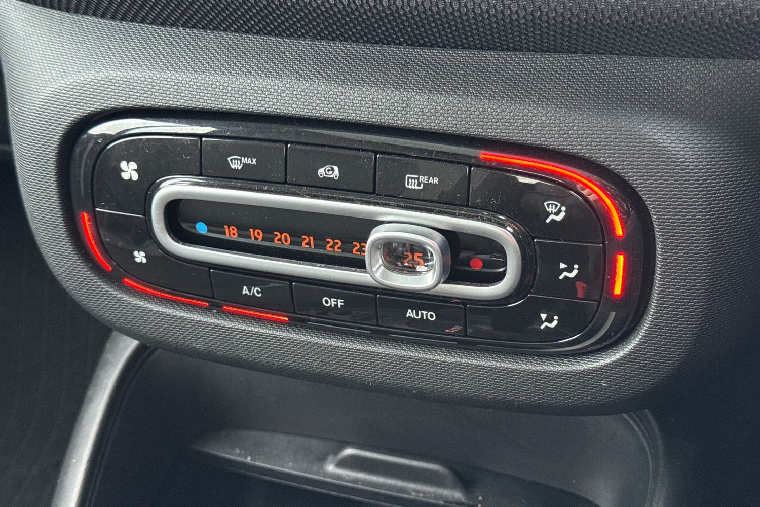 Used smart fortwo 2024 for sale - 77080053: Photo 22