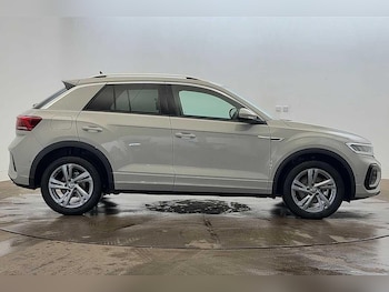 Used Volkswagen T-Roc 2025 for sale - 77128878: Photo
