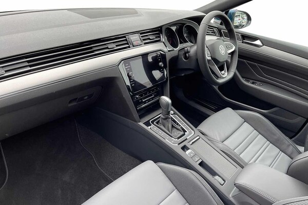 Used Volkswagen Passat 2022 for sale - 76047485: Photo 2