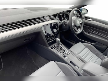 Used Volkswagen Passat 2022 for sale - 76047485: Photo 2