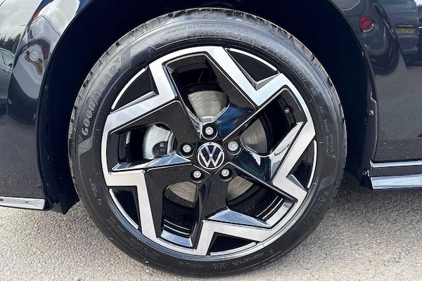 Used Volkswagen Golf 2025 for sale - 76330520: Photo 21