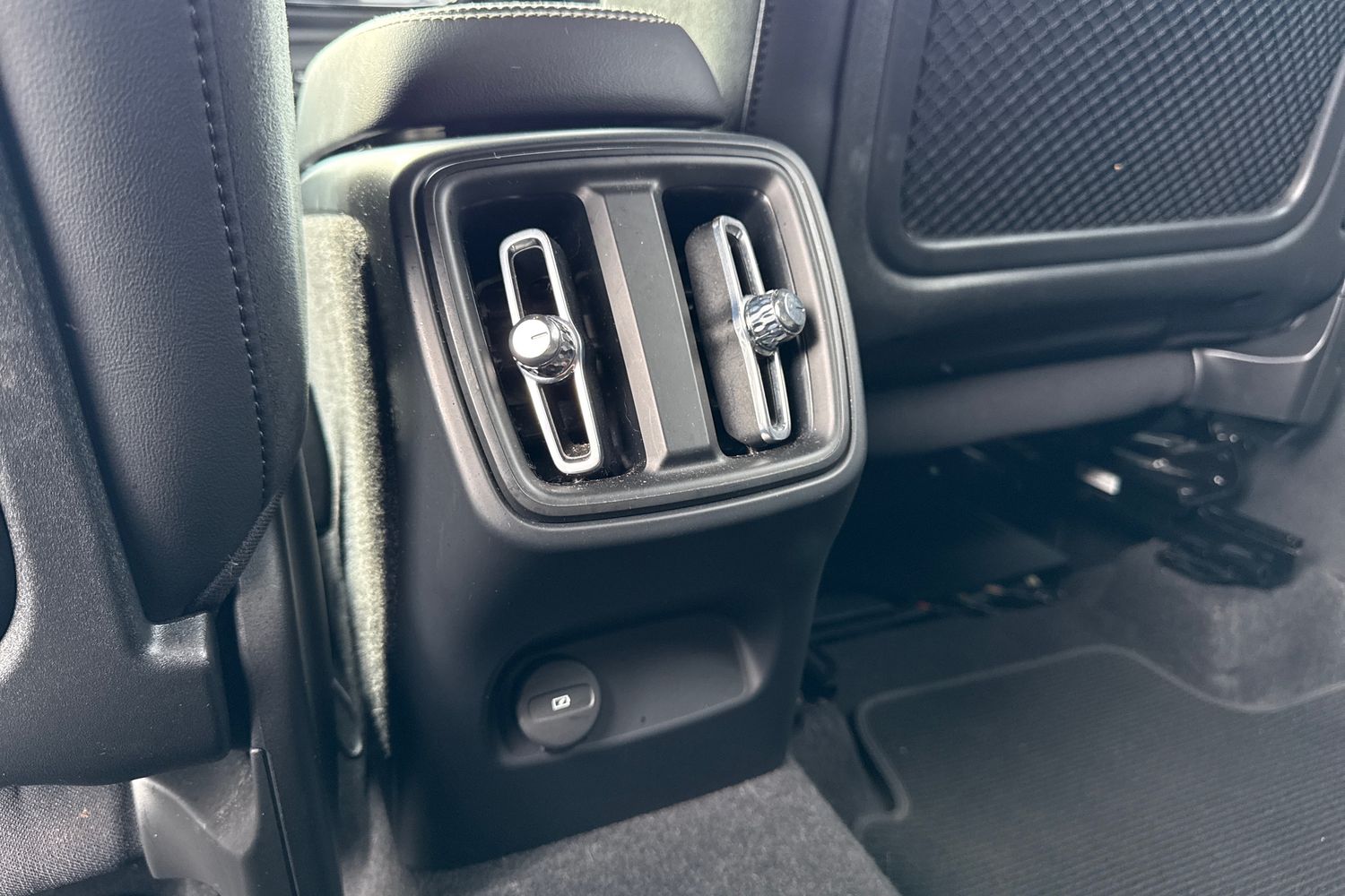 Used Volvo XC40 2022 for sale - 77642071: Photo 35