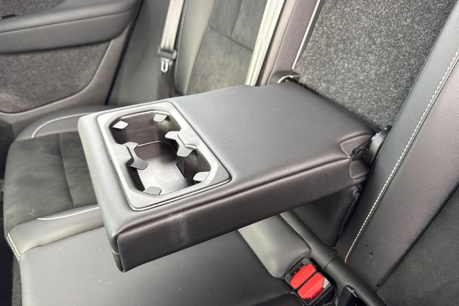 Used Volvo XC40 2022 for sale - 77642071: Photo 36