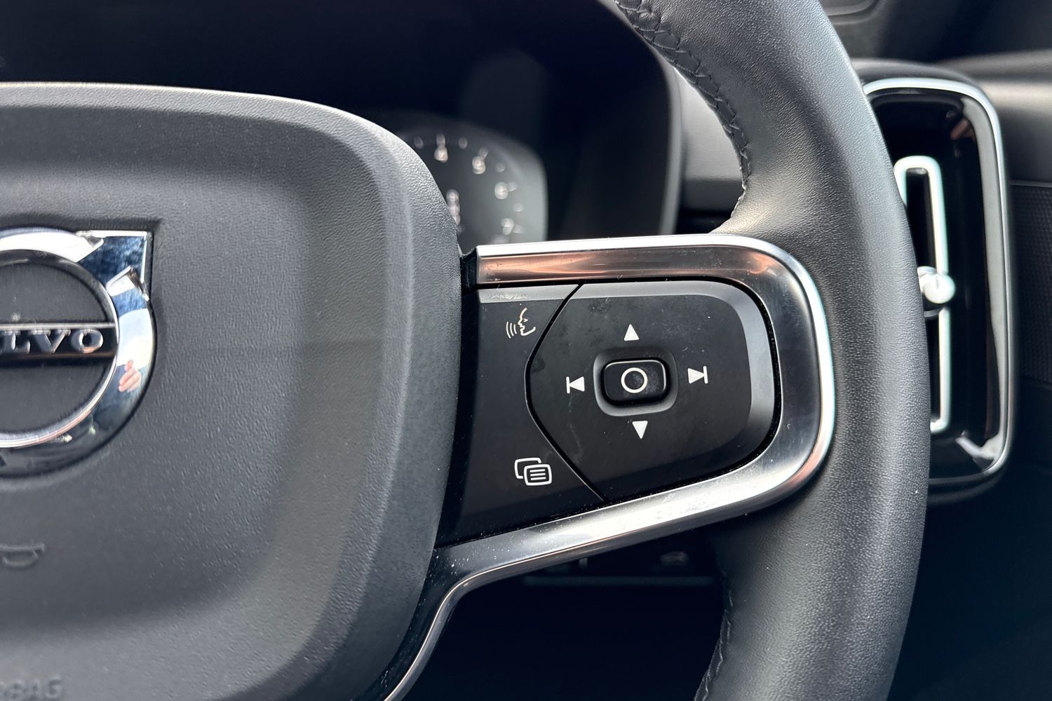 Used Volvo XC40 2022 for sale - 77642071: Photo 43