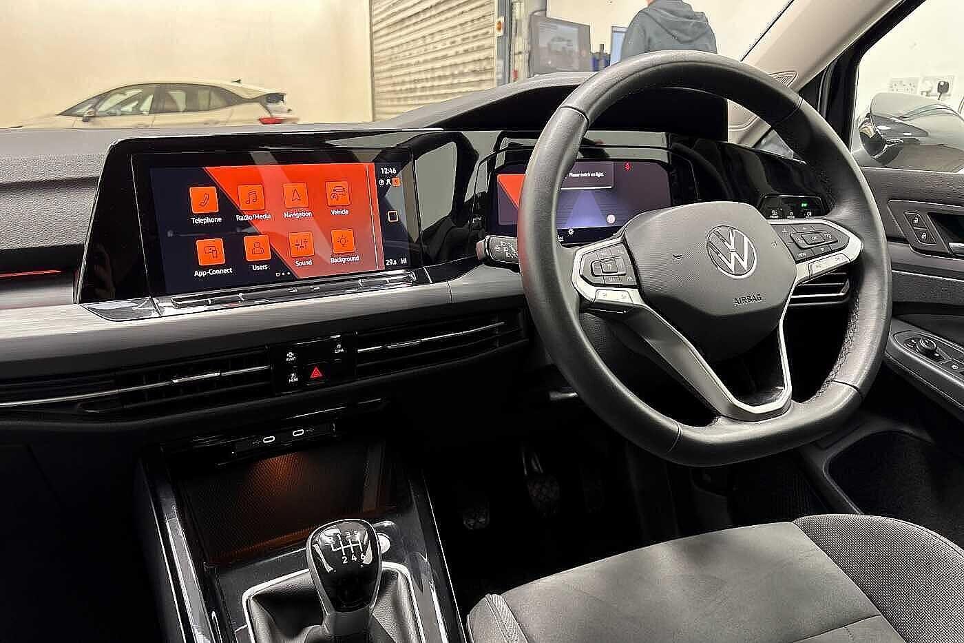 Used Volkswagen Golf 2024 for sale - 77355458: Photo 2