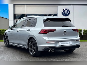 Used Volkswagen Golf 2020 for sale - 76224705: Photo 2