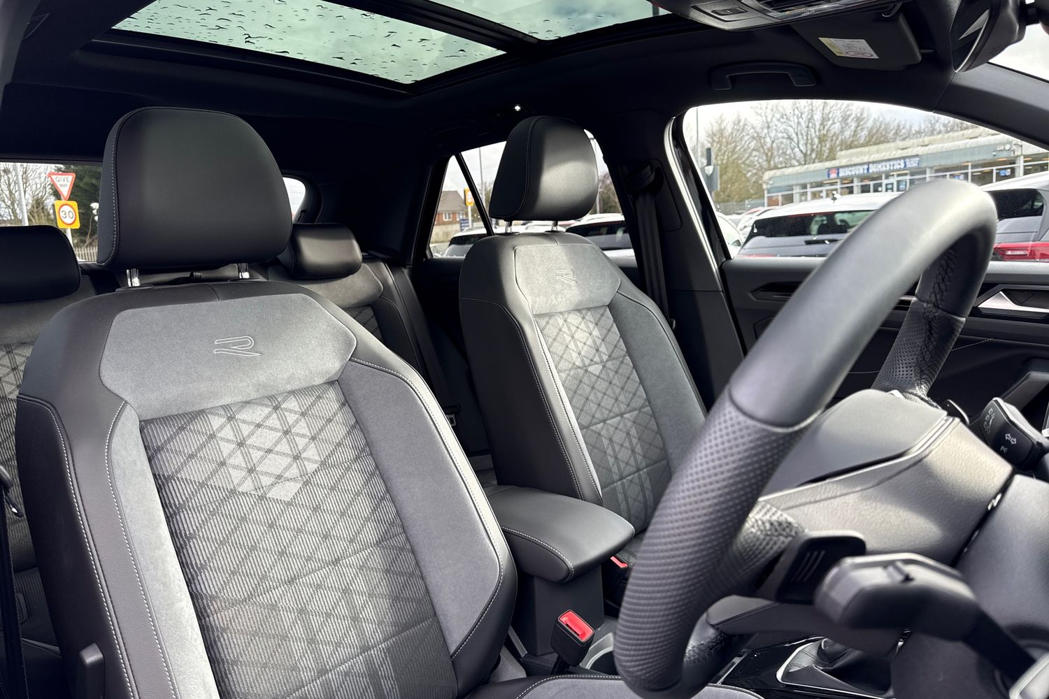 Used Volkswagen T-Roc 2025 for sale - 77706978: Photo 24