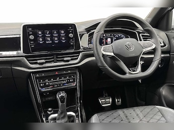 Used Volkswagen T-Roc 2025 for sale - 76884020: Photo