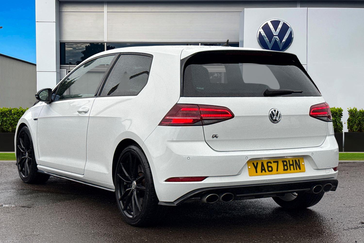 Used Volkswagen Golf 2017 for sale - 76558119: Photo 2