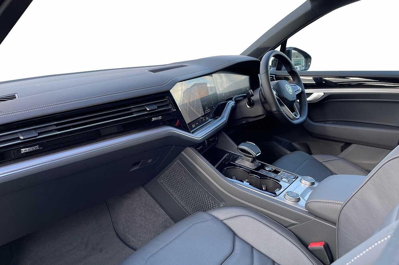 Used Volkswagen Touareg 2022 for sale - 76617095: Photo 2