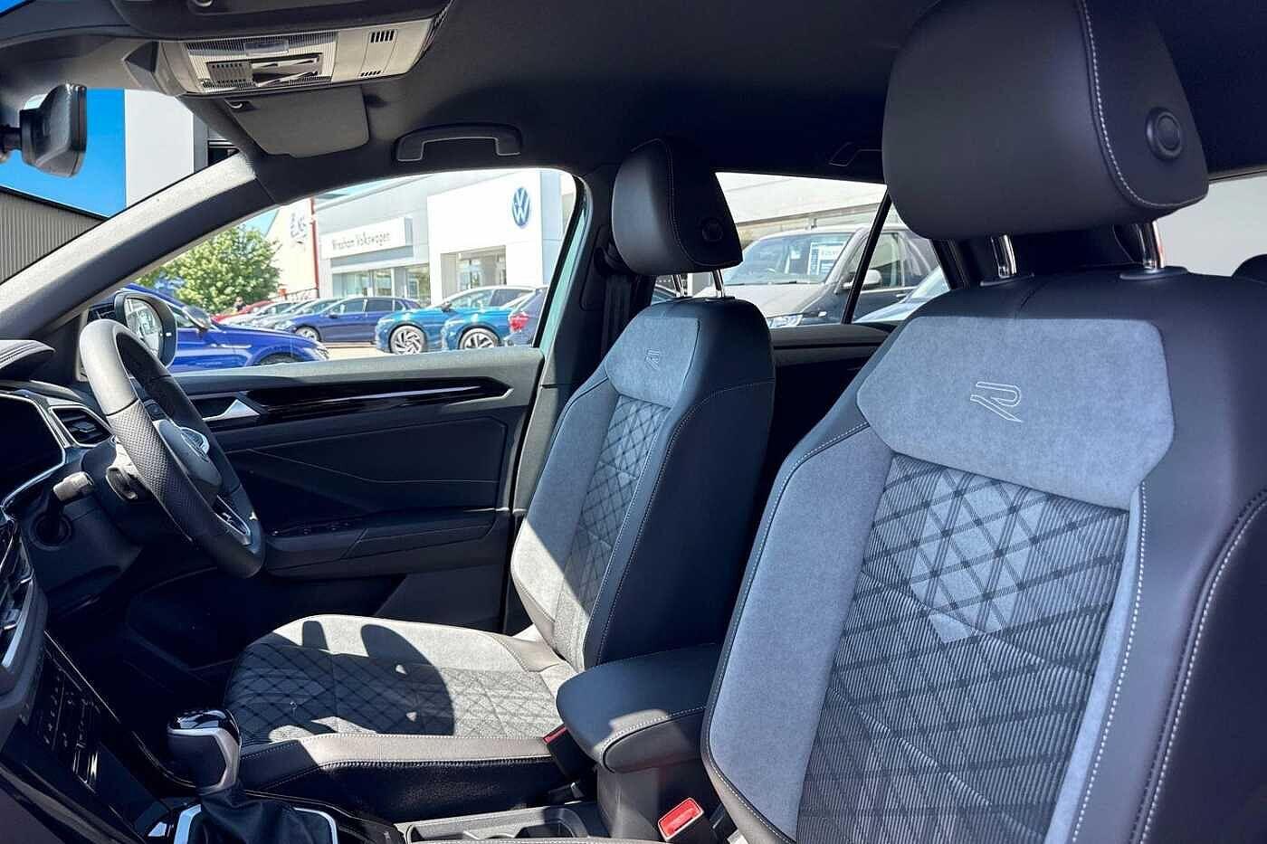 Used Volkswagen T-Roc 2025 for sale - 76250623: Photo 10