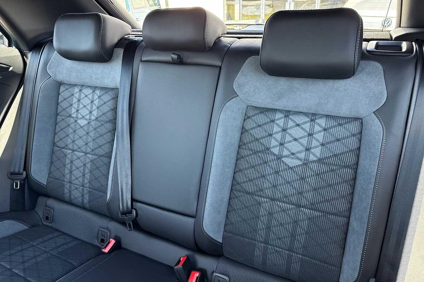 Used Volkswagen T-Roc 2025 for sale - 76250623: Photo 13