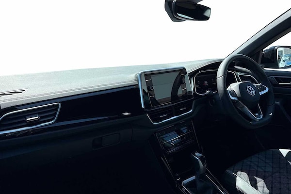 Used Volkswagen T-Roc 2025 for sale - 76250623: Photo 2