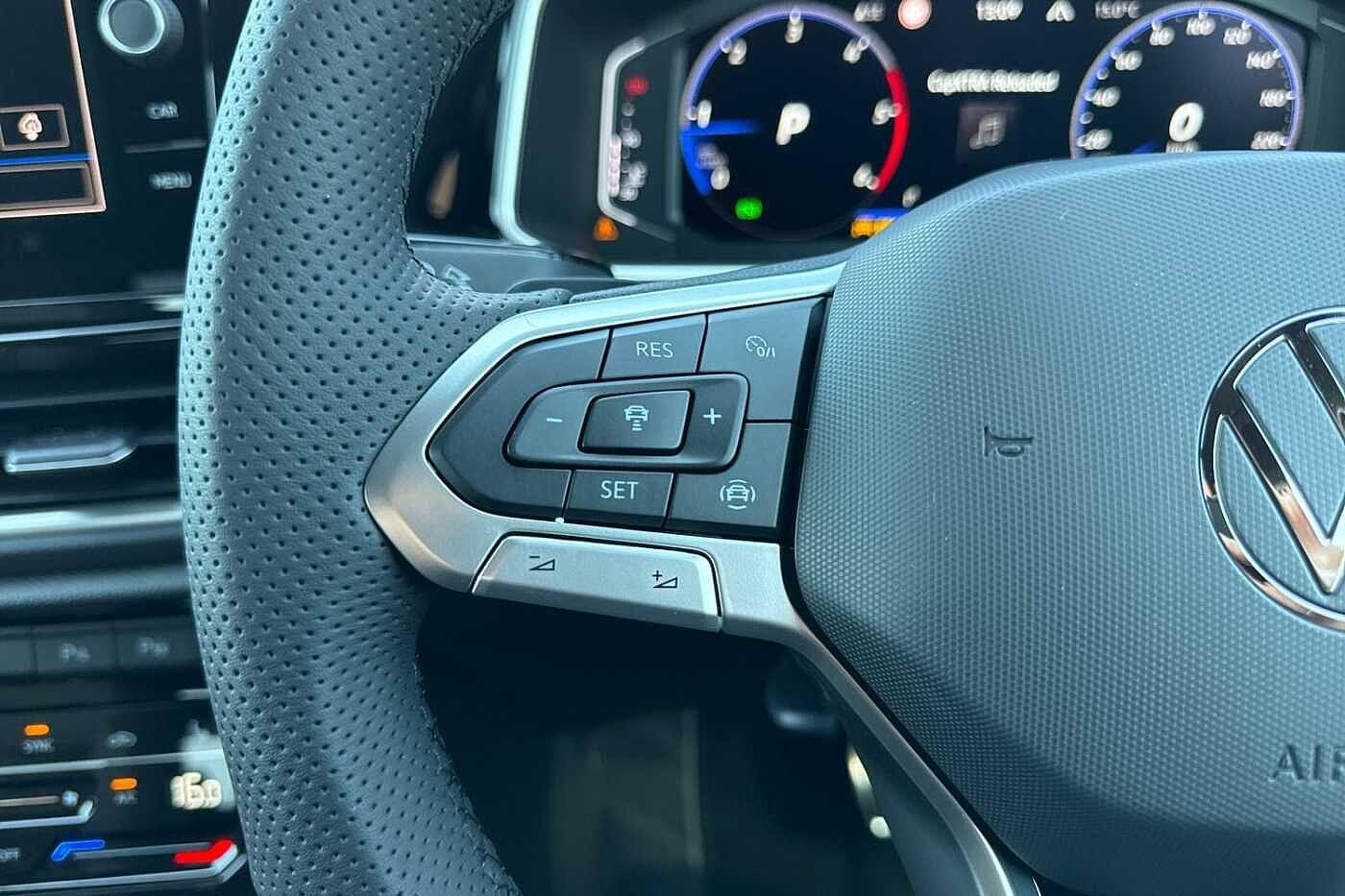 Used Volkswagen T-Roc 2025 for sale - 76250623: Photo 39