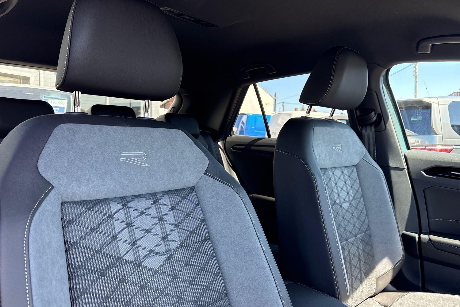 Used Volkswagen T-Roc 2025 for sale - 76250623: Photo 79