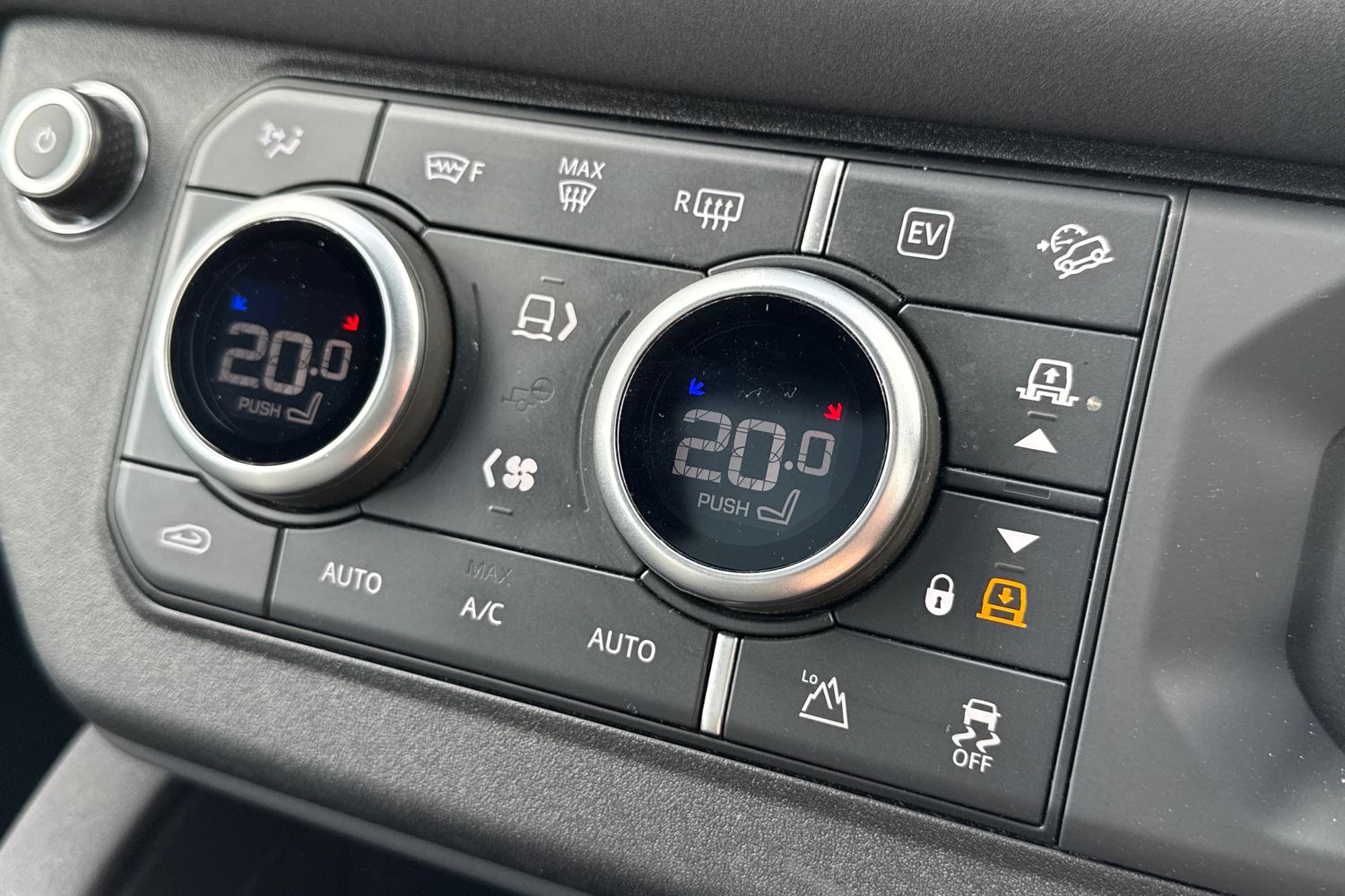 Used Land Rover Defender 110 2023 for sale - 78069999: Photo 22