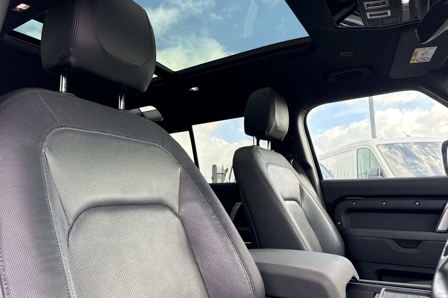 Used Land Rover Defender 110 2023 for sale - 78069999: Photo 24